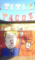 Titi's Tacos food