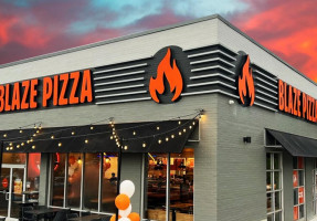 Blaze Pizza food