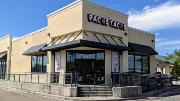 Pacos Tacos food