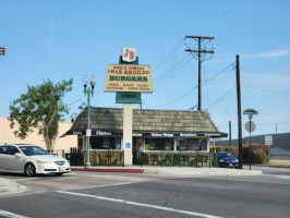 El Pueblo Burger outside