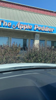 Apple Peddler outside