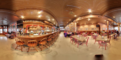 Horn's Gaslight Bar Restaurant inside