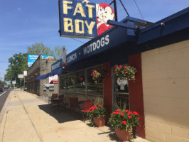 Fat Boy Burgers outside