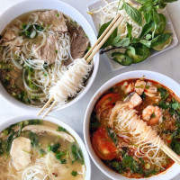 Pho Hoa Noodle Soup food