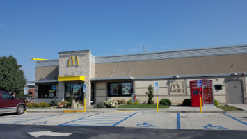 Steak 'n Shake outside