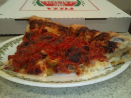 Pudgy's Pizzeria food