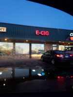 E-cig Vape Lounge outside