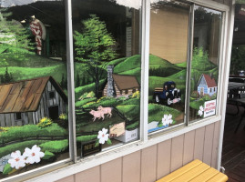 Boss Hogg's Bbq Shack outside