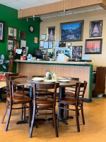 Emerald Thai Restaurant & Bar inside