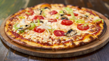 Pizza On Wheels food