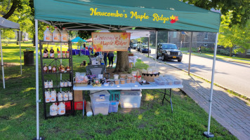 Newcombe's Maple Ridge food