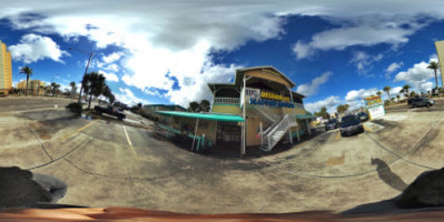 Beachside Seafood Restaurant & Market outside