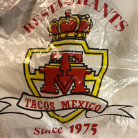 Tacos Los Nopales inside