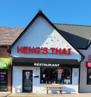 Heng's Thai Cuisine outside