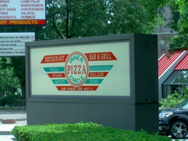 Inner Circle Pizza outside