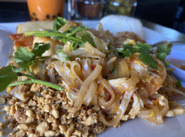 Luv 'n Eat Thai Cuisine food