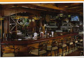Knick's Tavern & Grill inside