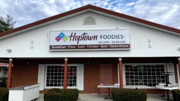 Hoptown Foodies outside