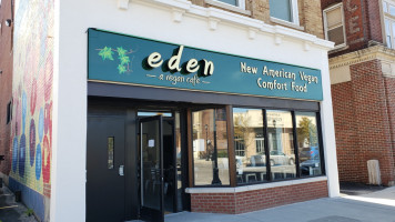 Eden-a-vegan Cafe outside