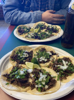 Pupuseria Y Taqueria Sin Fronteras food