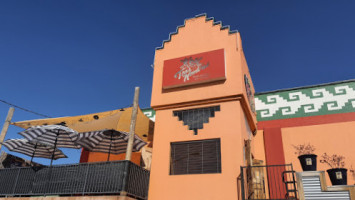 Tres Hombres Mexican Grill And Cantina inside