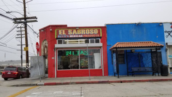 El Sabroso outside