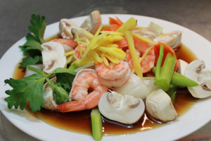 Lisu's Thai Taste Cottage Grove food