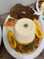 Antojitos Ecuatorianos food