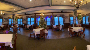 The Grill At Fairview Inn inside
