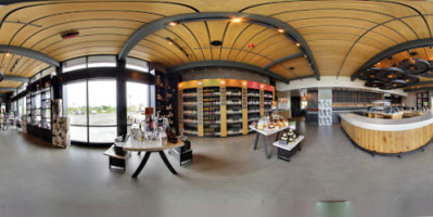 Cooper's Hawk Winery Restaurants inside