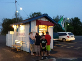 Bahama Sno Shack outside