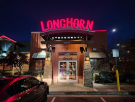 Longhorn Steakhouse (Rare Hospitality International) outside