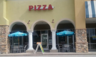 Luke's Legendary Pizza outside