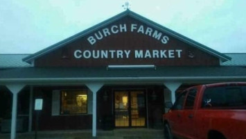 Burch Farms Country Market outside