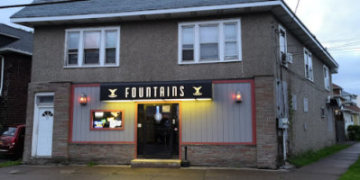 Fountains Tavern outside
