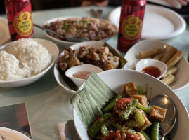 Lolo's Authentic Filipino Cuisine food