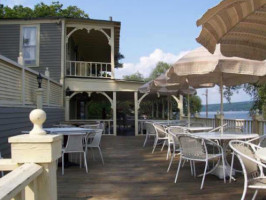 Snug Harbor Restaurant & Inn food