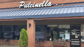 Pulcinella's Italian outside