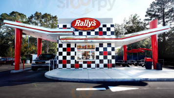 Rally's Restaurants outside