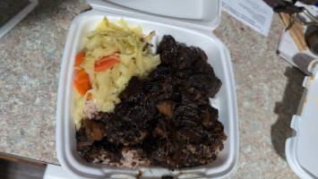 Dezzy's Jamaican food