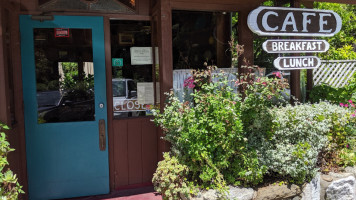 Cottages Grocery outside