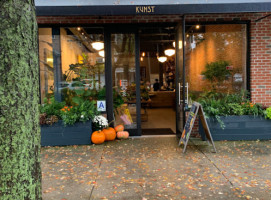 Kunst Coffee Haus outside
