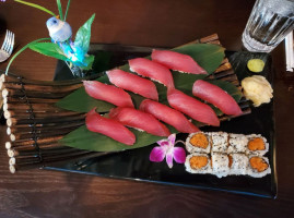 Mizu Sushi Thai inside