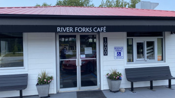 River Forks Cafe outside