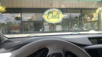 Del's of North Providence outside
