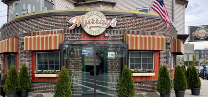 Murray's Tavern outside
