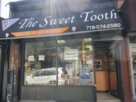The Sweet Tooth outside