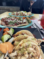 Los Tacos H's food