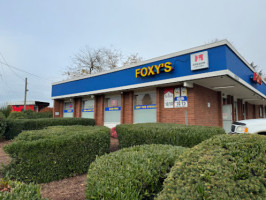 Foxy's Lottery Deli outside