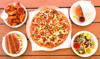 Dos Por Uno Pizzeria food